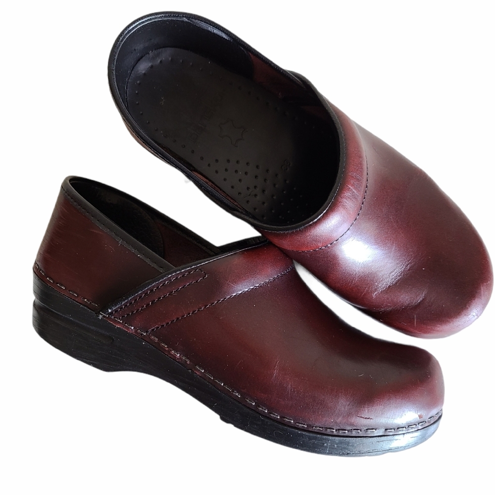 dansko nursing clogs dark red size 39
